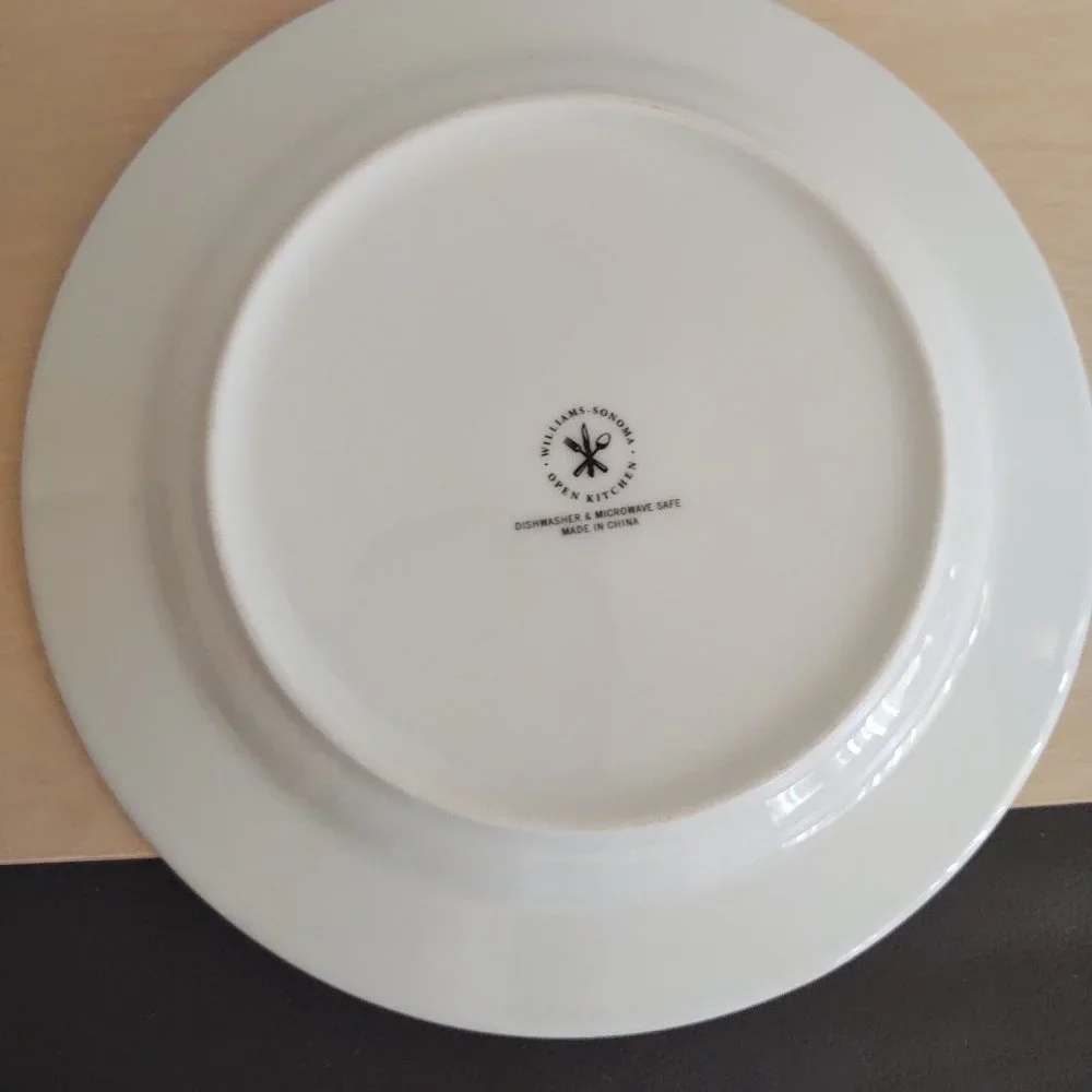 Williams Sonoma 4 Holiday Plates